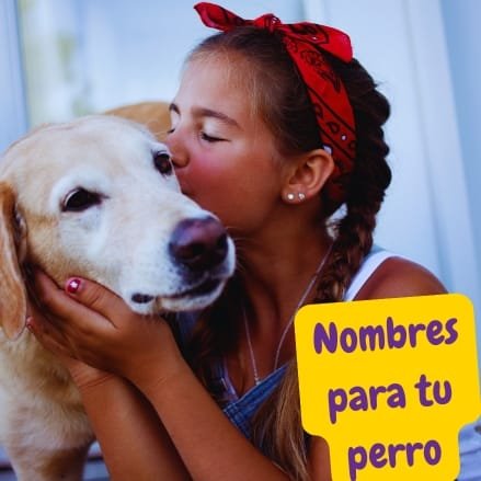petlover con su perro contenta por haber encontrado nombres para perros personalizados